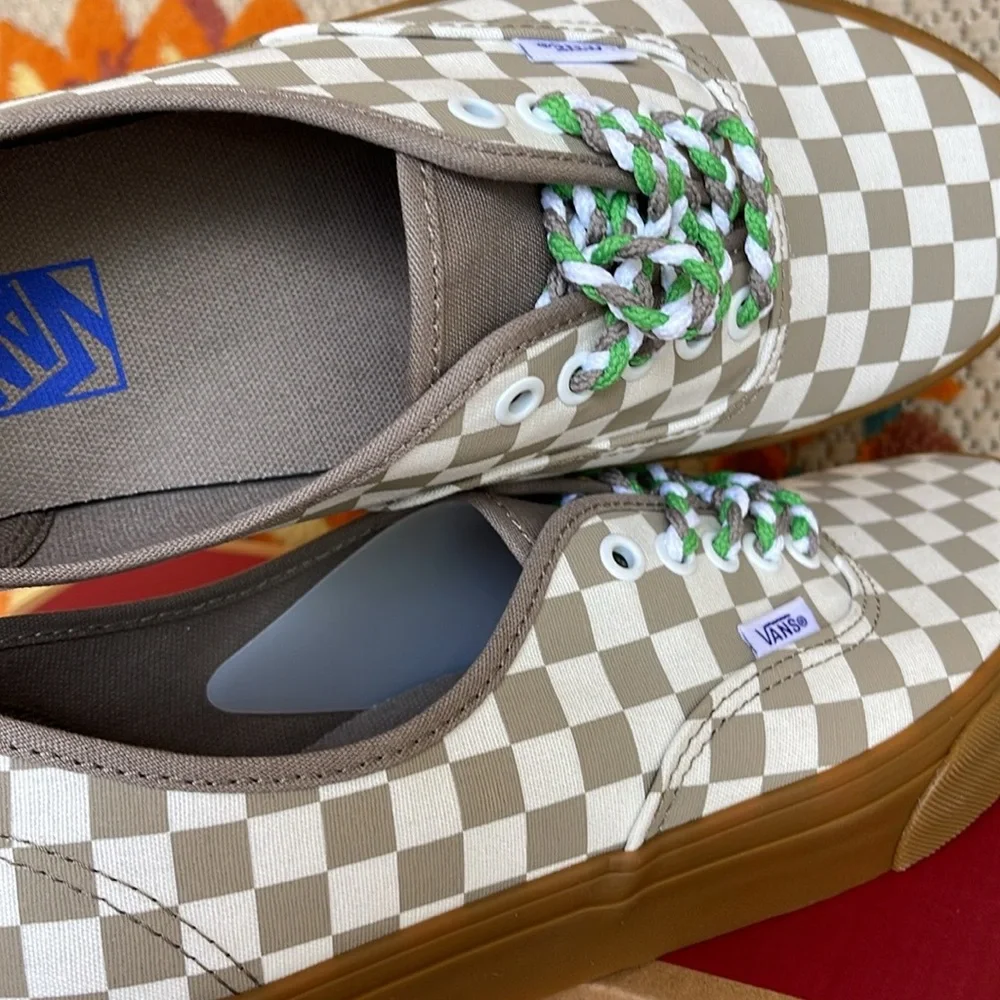 Vans Men’s Authentic
Checkerboard Moon Rock
VN0009PVCH8
SNEAKERS - Picture 6 of 16